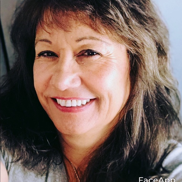 Meet your Posher, Cathie - Picture 4 of 4